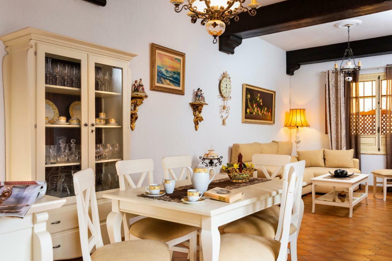 Hsh Suites Barrio Santa Cruz เซบีญา ภายนอก รูปภาพ