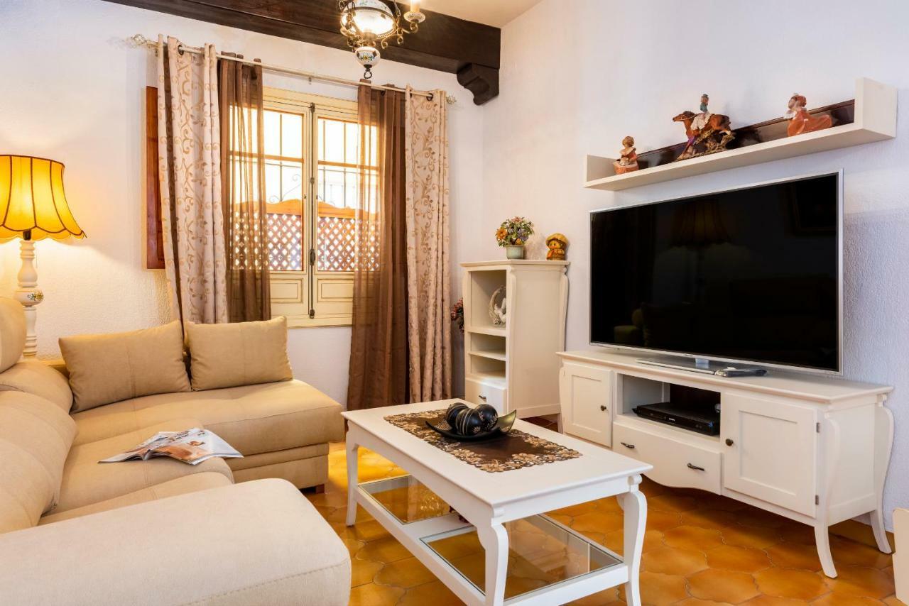Hsh Suites Barrio Santa Cruz เซบีญา ภายนอก รูปภาพ